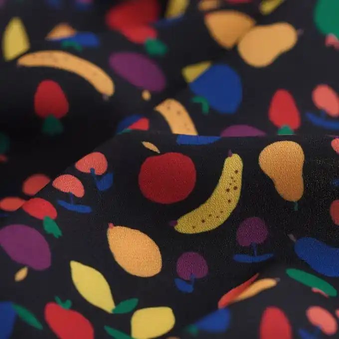Jetzt Bestellen Kreppstoff Früchte bunt schwarz