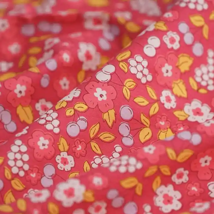 Neue Kollektion Popeline Baumwolle Prémium Früchte Blumen himbeerrot