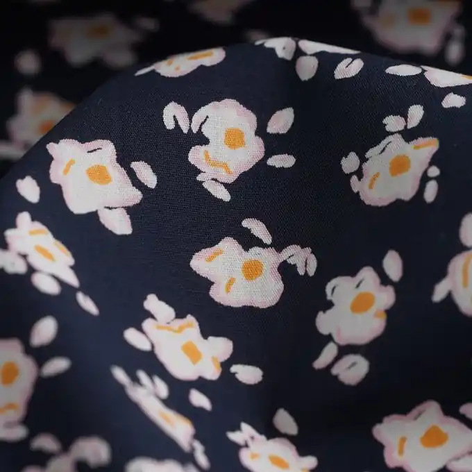 Preisknaller Popeline Baumwolle Blumen ecru marineblau