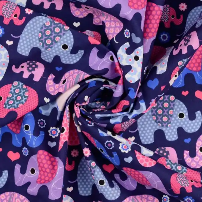 Finale Aktion Baumwollstoff mit Elefanten-, Blumen- und Herzendruck für Kinderkleidung.