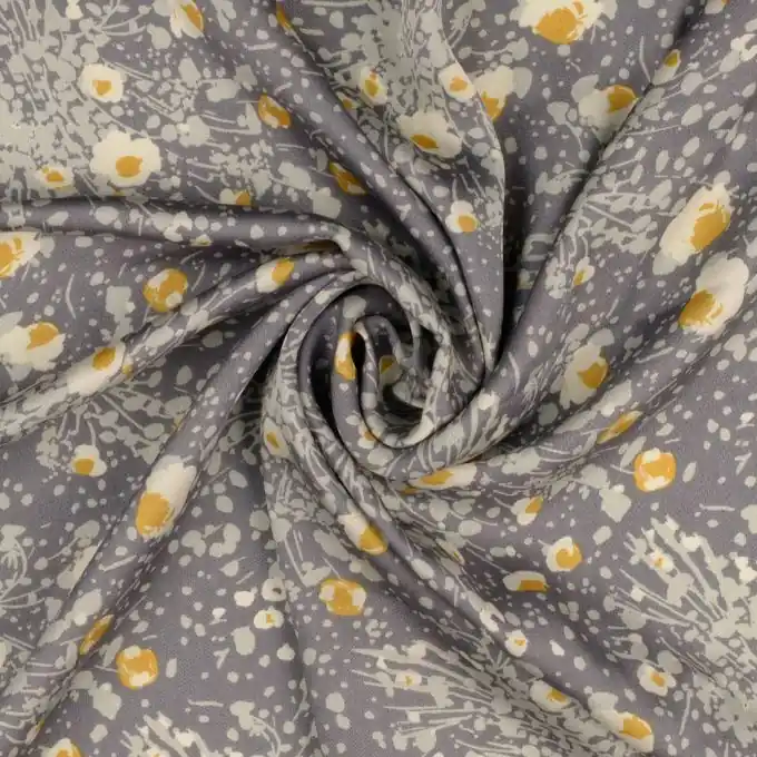 Preisknaller Viskosesatin mit floralem Druck in Grau