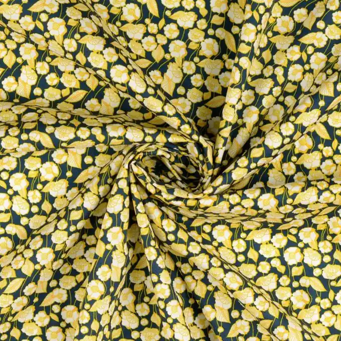 Baumwoll-Popeline mit zartem Blumenmuster in Grün Must-Have