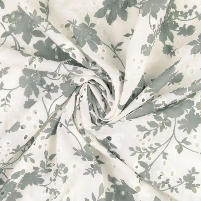 Batist weiß Stickereien mandelgrün Begrenztes Angebot