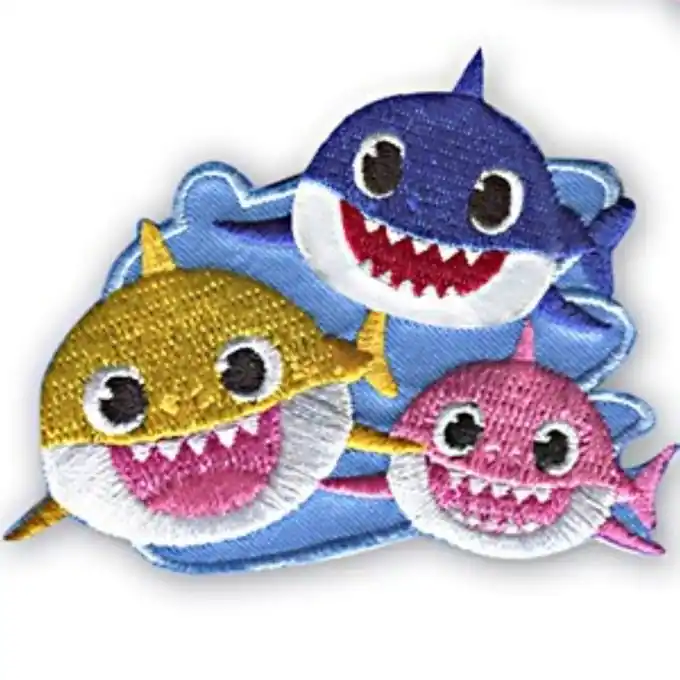 Baby Shark Trio in the Water“ – Wärmeübertragbarer Aufnäher-Patch Schneller Versand