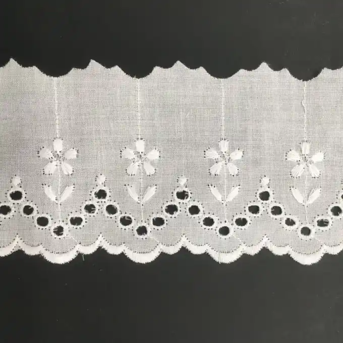 Neu Im Sortiment Band Baumwolle weiß Stickereien Gänseblümchen