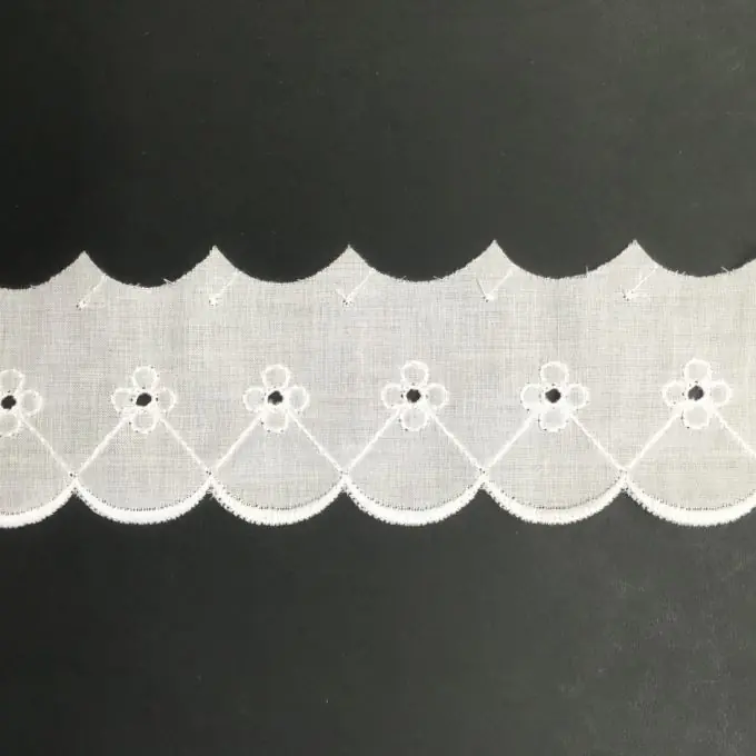 Besticktes weißes Band, 56mm breit Gleich Bestellen