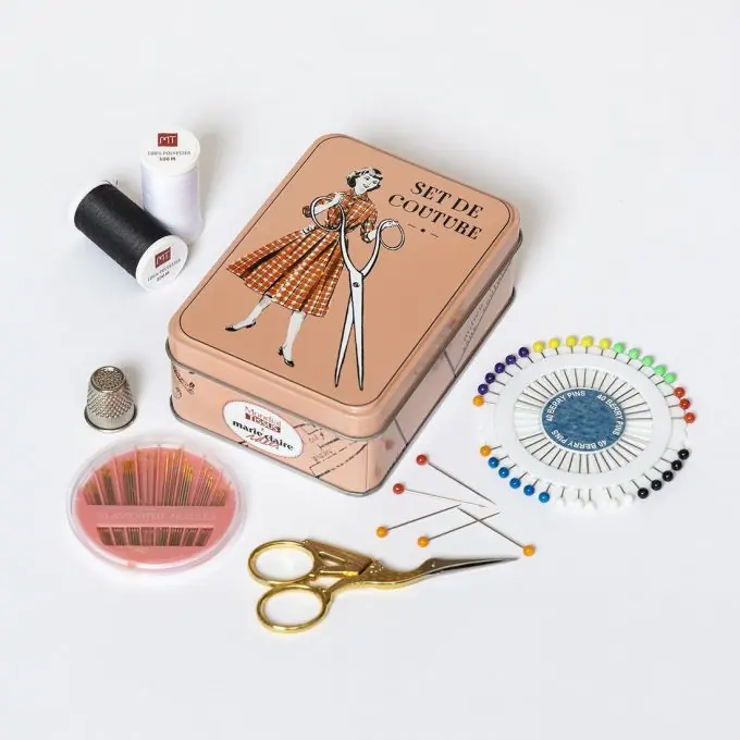 Kompakte Nähbox mit Nadeln, Faden und Zubehör Neu