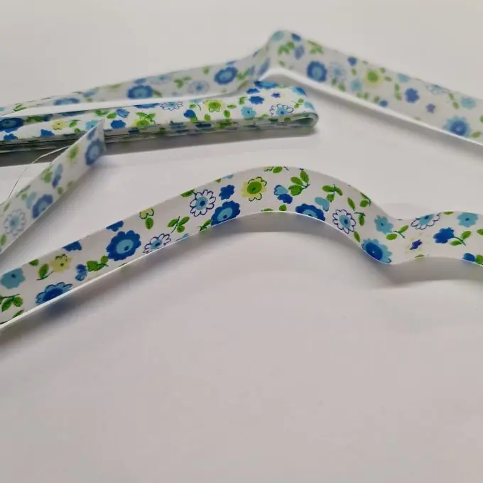 Stoffstreifen 1,5cm x 2m aufbügelbar mit Blumenmuster Im Trend