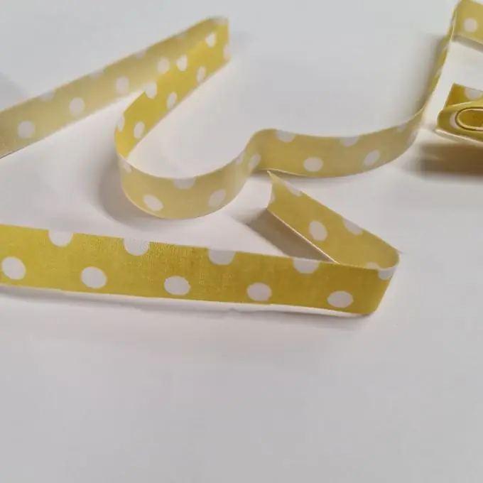 Schneller Versand Stoffstreifen 1,5 cm x 2m zum Aufbügeln gelb mit weißen Punkten