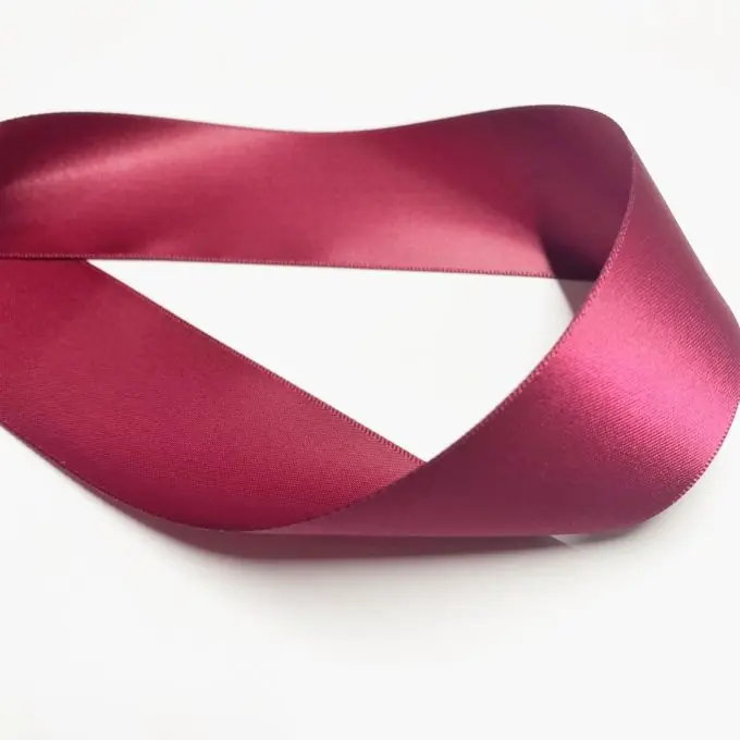 Band aus dunkelrotem Satin, 38 mm breit Sichere Zahlung