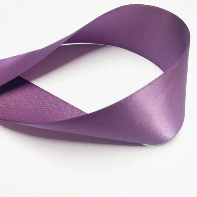 Markenprodukt Satinband 38 mm hellviolett