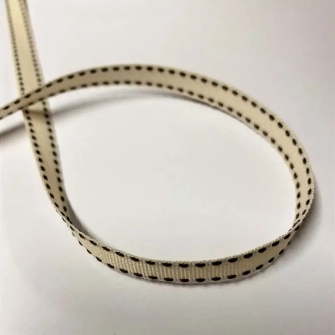 Bestseller Band ecru quilted brown 10 mm“ -> „Band in Ecru with Brown Quilting 10mm