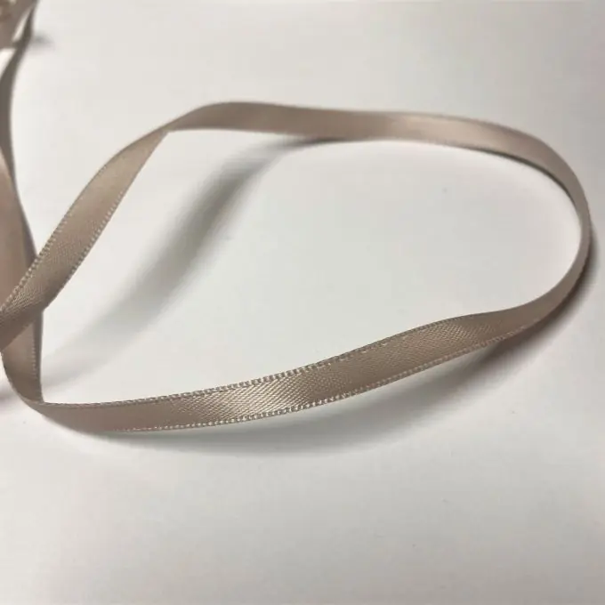 Limited Edition Doppelseitiges einfarbiges Satinband 6 mm in Lehmfarbe