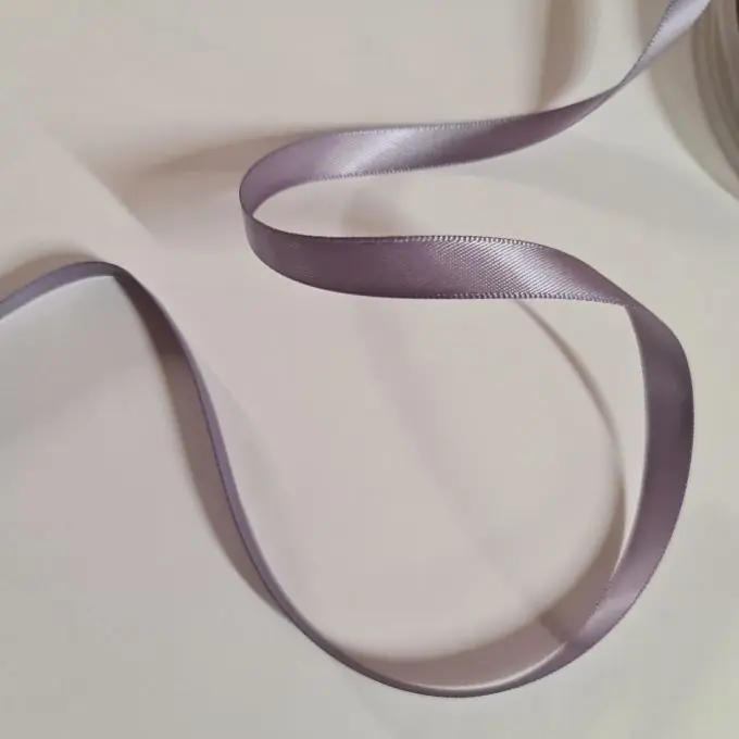 Doppelseitiges einfarbiges Satinband 9 mm lila Kostenfreie Lieferung