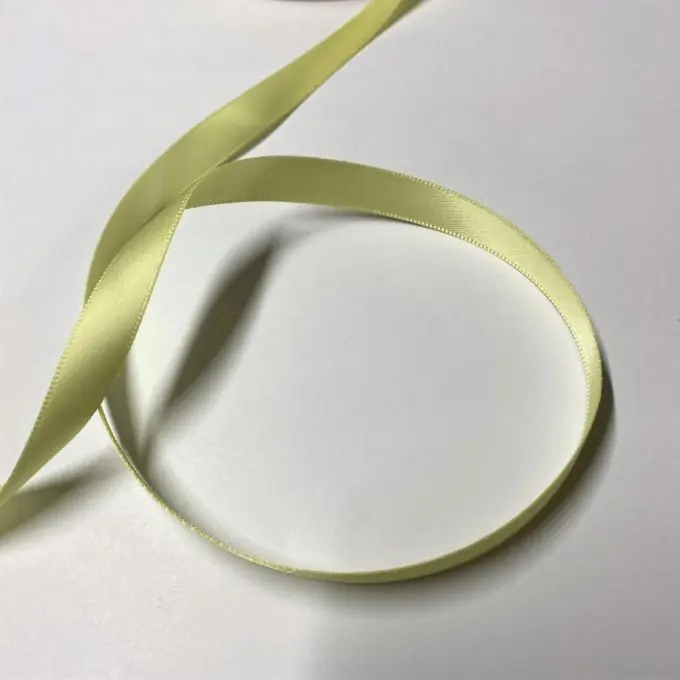 Doppelseitiges einfarbiges Satinband 9 mm in hellgrün Expressversand