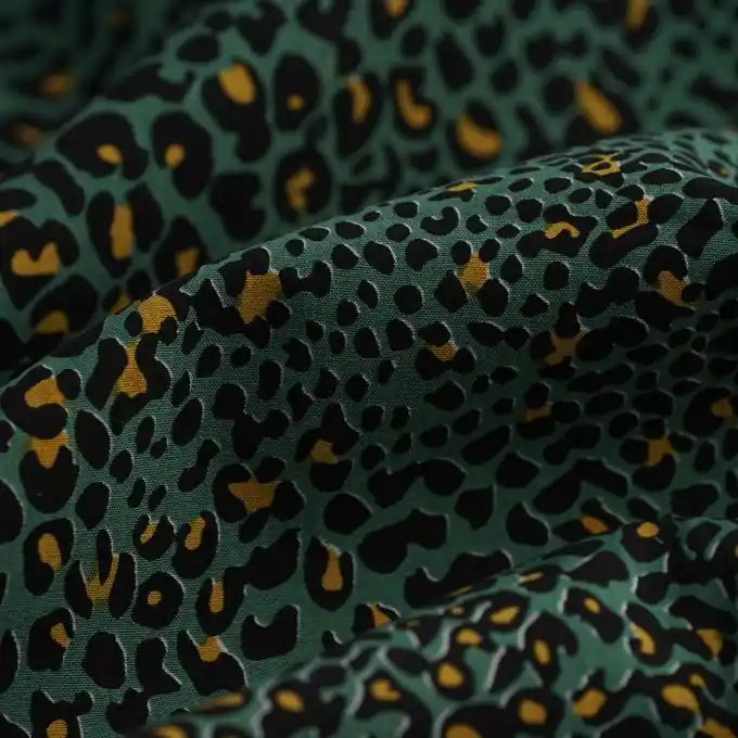 Neue Kollektion Popeline Viskose Ecovero Leopard grün
