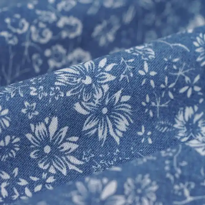 Chambray Blumen Mittelblau Markenprodukt