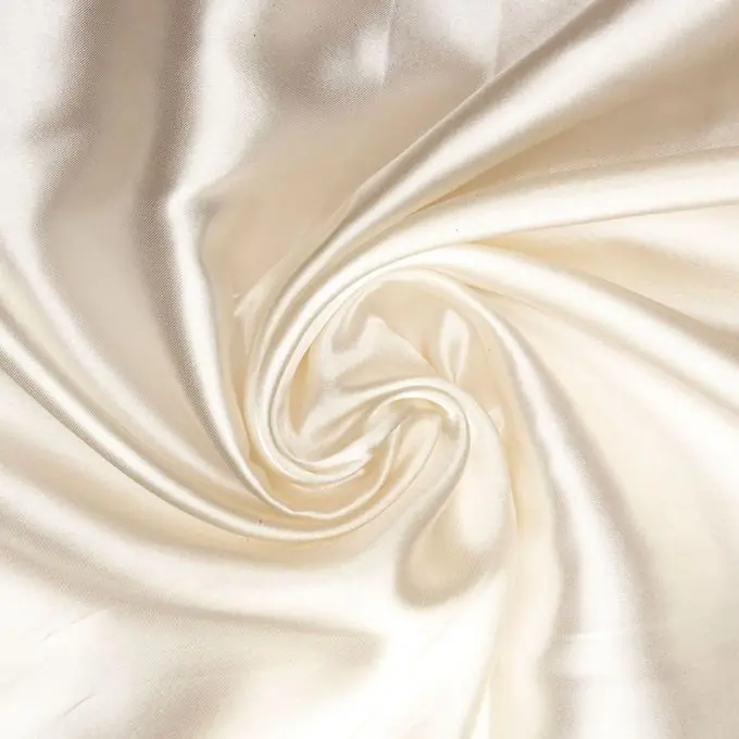 Einfarbiger Satin-Stoff, elfenbeifarben Highlight
