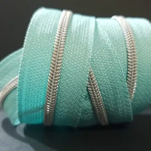 Super-Preis Reißverschluss metallisiert dusty mint/silber schmale Raupe