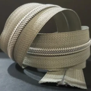 Reißverschluss metallisiert salbei/silber breite Raupe Mega-Angebot