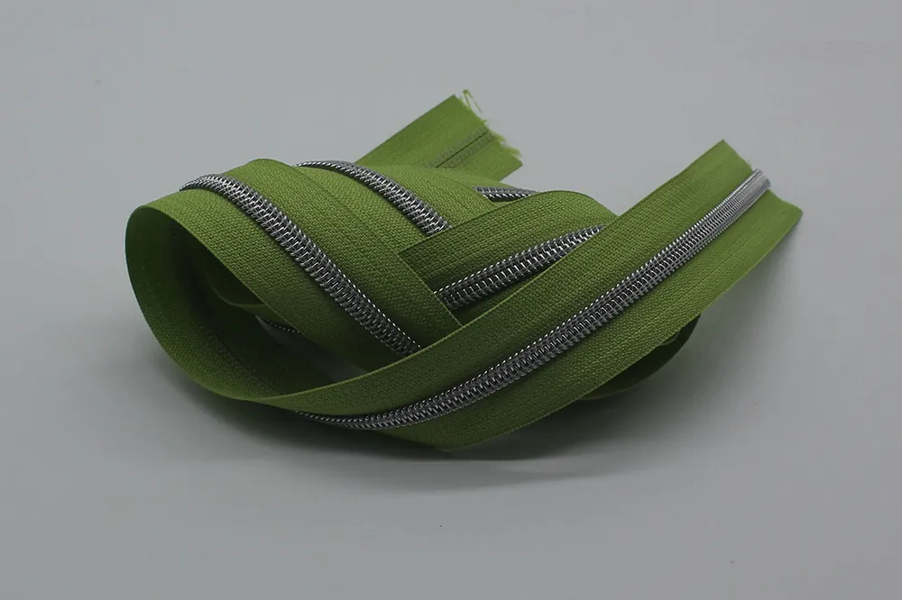 Geld-Zurück-Garantie Reißverschluss metallisiert breite Raupe hellgrün/silber