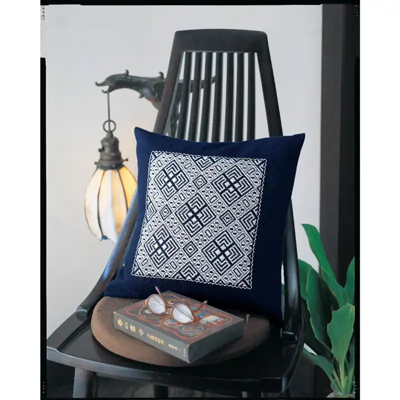 Limited Edition Olympus Kogin Stickpackung „Stickkissen Ishidatami“, Zählmuster, 40x40cm, Original aus Japan