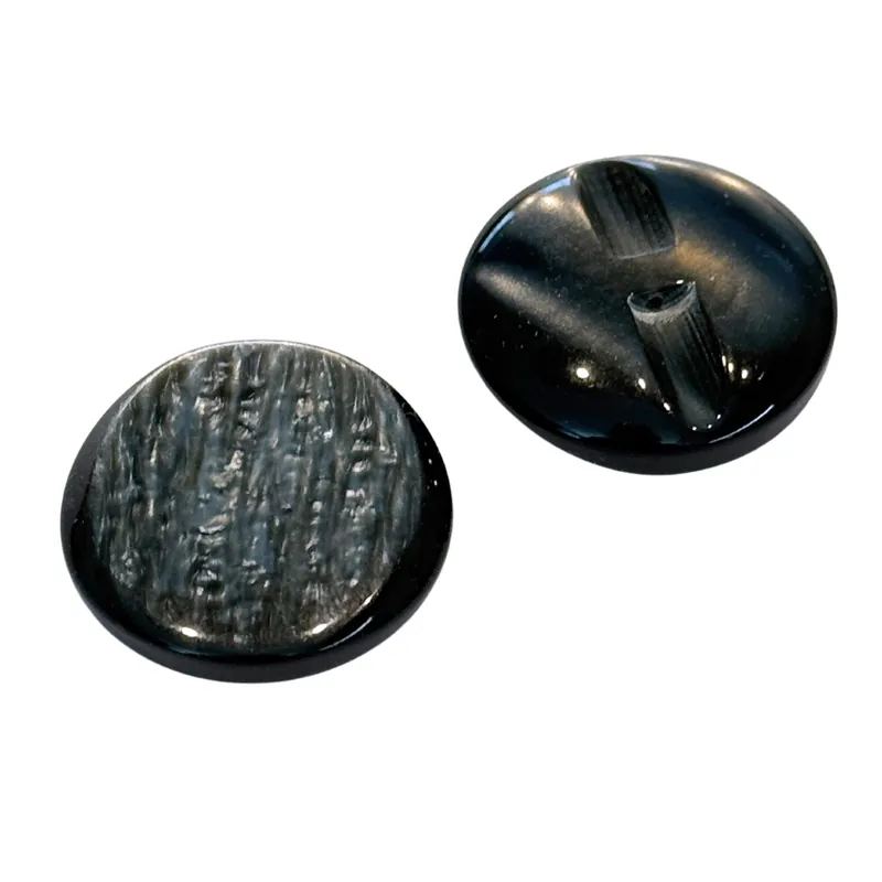 Schwarzer Mantelknopf – Perlmuttoptik, Einzelstück mit Öse (KM-SO-4) Mengenrabatt