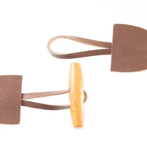 Expressversand Knebelknopf Verschluss Leder Holz Kirsch K-108-B