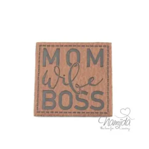 1 Stück - XL KuNSTLEDER LABEL MOM WIFE BOSS - AUFNÄHER MIT VORGEDRUCKTER NÄHNAHT - 40mm x 40mm Rabatt