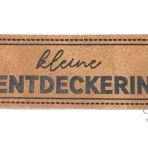 Ab Werk 1 Stück - XL KuNSTLEDER LABEL kleine ENTDECKERIN - AUFNÄHER MIT VORGEDRUCKTER NÄHNAHT - 60mm x 25mm