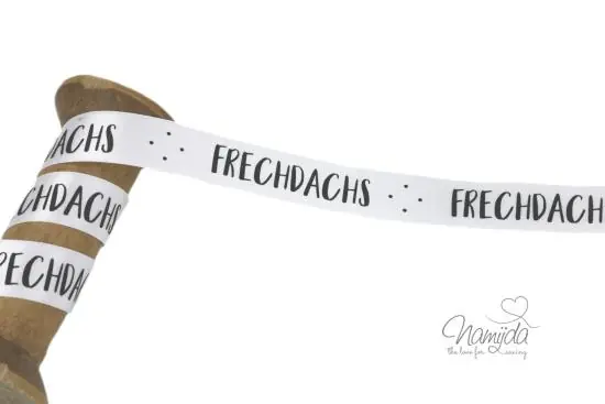 Preis Gesenkt 1 MTR – EIGENPRODUKTION HOODIE SATINBaND – FRECHDACHS!