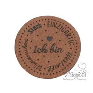 1 Stück - KuNSTLEDER LABEL - Ich bin... Stark - AUFNÄHER MIT VORGEDRUCKTER NÄHNAHT - 45mm Kostenfreie Lieferung