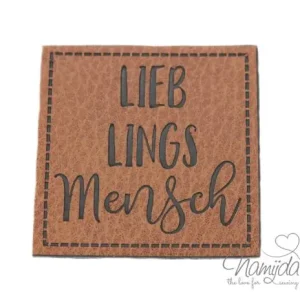 Günstig 1 Stück - KuNSTLEDER LABEL - LIEBLINGSMENSCH - AUFNÄHER MIT VORGEDRUCKTER NÄHNAHT - 45mm x 45mm