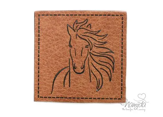 Versand Am Gleichen Tag 1 Stück – KuNSTLEDER LABEL – PFERD – AUFNÄHER MIT VORGEDRUCKTER NÄHNAHT – 45mm x45mm