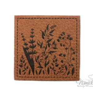 Ausverkauf 1 Stück - KuNSTLEDER LABEL - BLÜTENZWEIGE - AUFNÄHER MIT VORGEDRUCKTER NÄHNAHT - 45mm x45mm