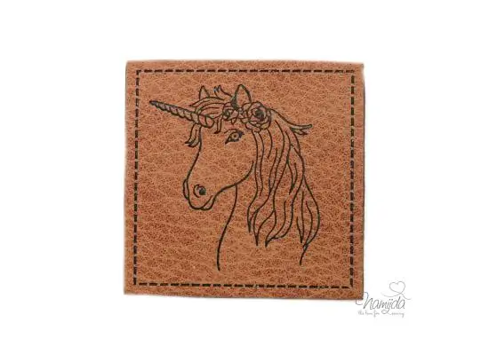 Echt 1 Stück – KuNSTLEDER LABEL – EINHORN – AUFNÄHER MIT VORGEDRUCKTER NÄHNAHT – 45mm x45mm