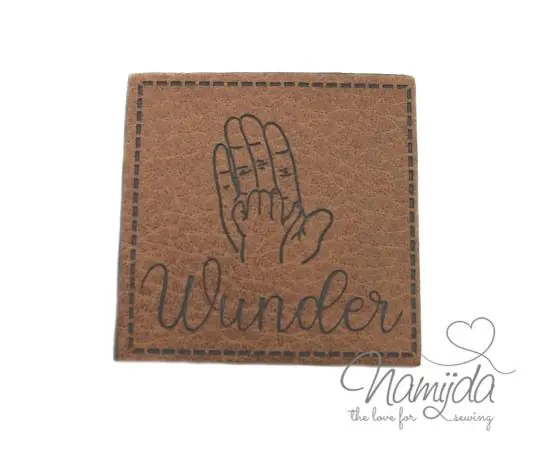 1 Stück – KuNSTLEDER LABEL – Wunder – AUFNÄHER MIT VORGEDRUCKTER NÄHNAHT – 40mm x40mm Saisonangebot