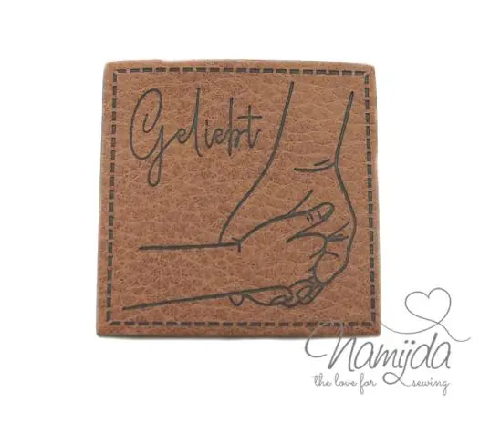 1 Stück – KuNSTLEDER LABEL – Geliebt – AUFNÄHER MIT VORGEDRUCKTER NÄHNAHT – 40mm x40mm Exklusiv