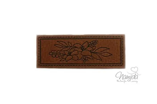 Mega-Angebot 1 Stück – KuNSTLEDER LABEL – LiLiEN – AUFNÄHER MIT VORGEDRUCKTER NÄHNAHT – 65mm x 25mm