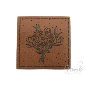 Must-Have 1 Stück - SOFT KuNSTLEDER LABEL - BLUMENSTRAUß - AUFNÄHER MIT VORGEDRUCKTER NÄHNAHT - 40mm x40mm