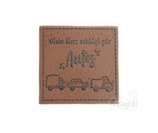 1 Stück – SOFT KuNSTLEDER LABEL – Mein Herz schlägt für Autos – AUFNÄHER MIT VORGEDRUCKTER NÄHNAHT – 40mm x40mm Mengenrabatt