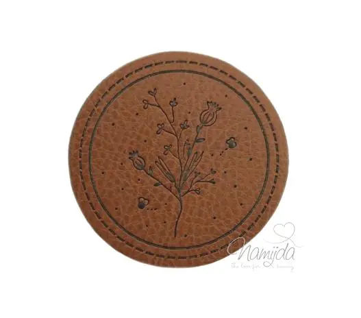 1 Stück – SOFT KuNSTLEDER LABEL – BLüTENZWEiG – AUFNÄHER MIT VORGEDRUCKTER NÄHNAHT – 45mm x 45mm Sichere Zahlung