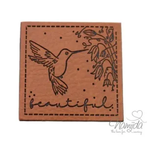 1 Stück - KuNSTLEDER LABEL - beautiful - AUFNÄHER MIT VORGEDRUCKTER NÄHNAHT - 40mm x 40mm Preisknaller