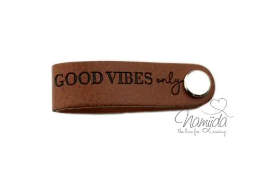 1 Stück – KNiCK MiCH KuNSTLEDER LABEL – GOOD VIBES Only + KuPFER VERNICKELTE SCHRAUBE Must-Have