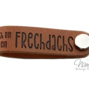 1 Stück - KNiCK MiCH KuNSTLEDER LABEL - Ich Bin ein Frechdachs + KuPFER VERNICKELTE SCHRAUBE Kostenloser Rückversand