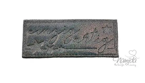 1 Stück – REFLEKTIERENDES LABEL – EINZIGARTIG GLITTER GRAU – AUFNÄHER MIT VORGEDRUCKTER NÄHNAHT – 60mm x 25mm Premium