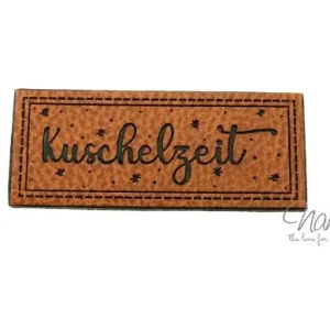 1 Stück - X-MAS KuNSTLEDER LABEL - KuScHeLZeiT - AUFNÄHER MIT VORGEDRUCKTER NÄHNAHT - 60mm x 25mm Kracherpreis