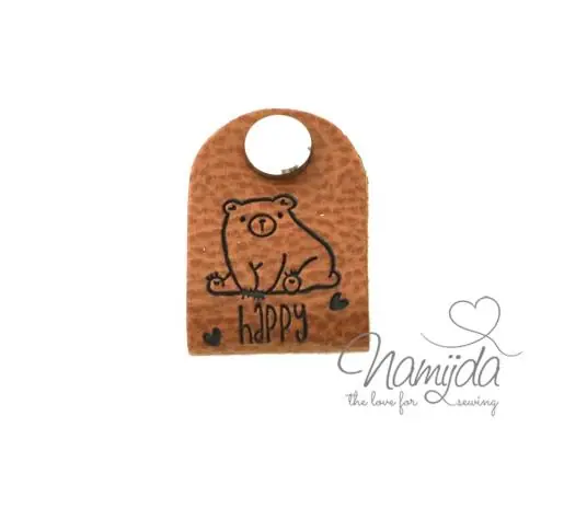 Hochwertig 1 Stück – KNiCK MiCH KuNSTLEDER LABEL – HAPPY BEAR + KuPFER VERNICKELTE SCHRAUBE
