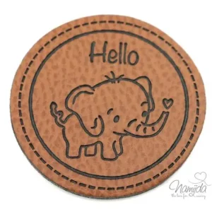 1 Stück - KuNSTLEDER LABEL - HELLO ELEFANT / ELEFANTEN - AUFNÄHER MIT VORGEDRUCKTER NÄHNAHT - Kreis 45mm Günstig