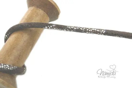 Neuheit 1 MTR. SNAKE SCHIMMER KuNSTLEDER KORDEL BRAUN – 7mm